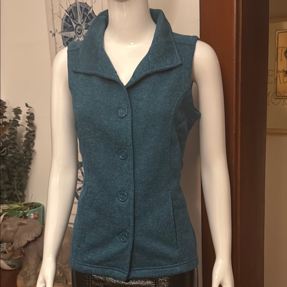 NWT northern reflections size small super soft Teal Sleeveless Women's Jacket